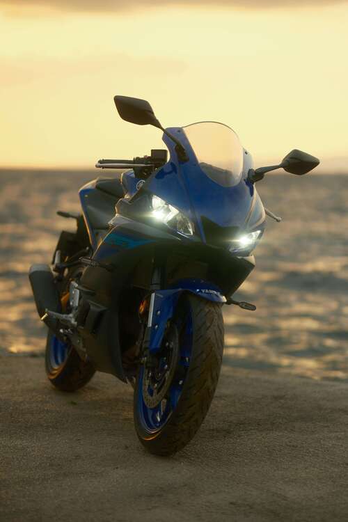 Najem-rent-motorna-kolesa-prevozi-slovenija