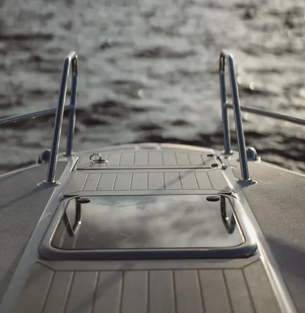 nautica-čolni-jadernice-jahte-katamarani-vodni-skuterji